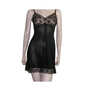 VINTAGE HENSON KICKERNICK Women's 60’s Black Spaghetti Strap Lace Chemise Nightg